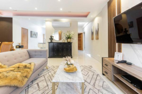 Upscale 3 Br Apartment For Family Or Friends Stay